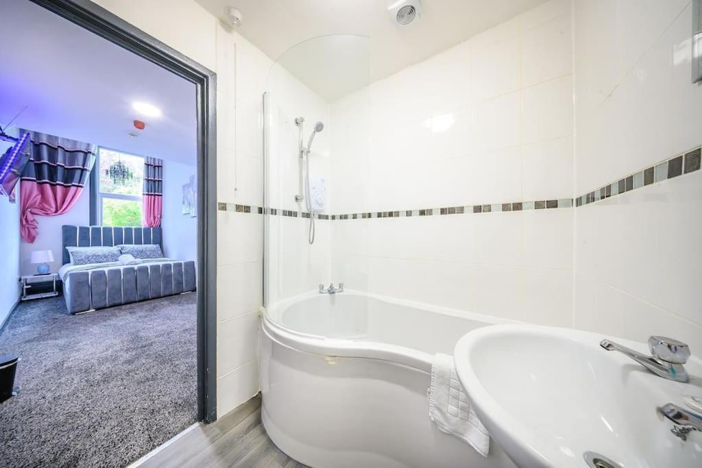 -F5Gh- For Relaxed & Cosy Stay, Free Parking, Wifi Leeds  Esterno foto